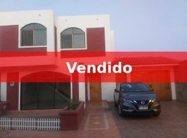 AMPLIA CASA ESQUINA UBICADA EN CONDOMINIO LA HUAYCA EN LA ENTRADA DEL VALLE DE AZAPA